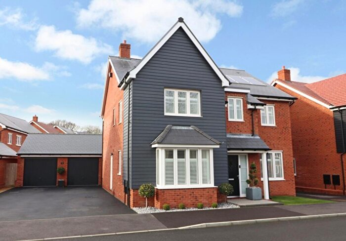 5 Bedroom Detached House For Sale In Turnberry Close, Botley, SO32