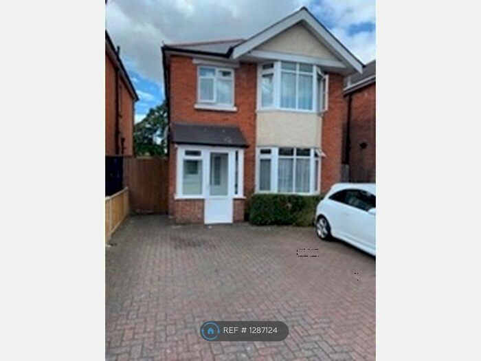 3 Bedroom Detached House To Rent In Hill Lane, Southampton SO15