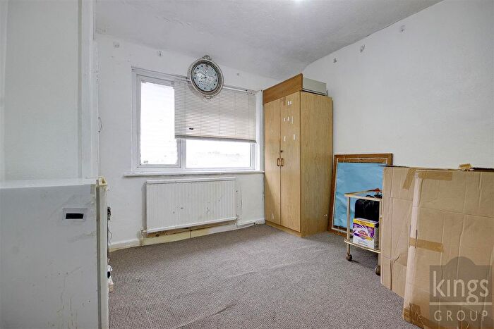 4 Bedroom Terraced House For Sale In Warren Close, Edmonton, N9