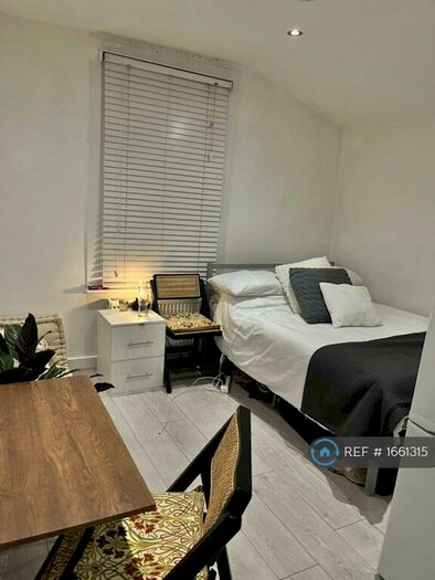 Studio To Rent In Archway Road, London, N6