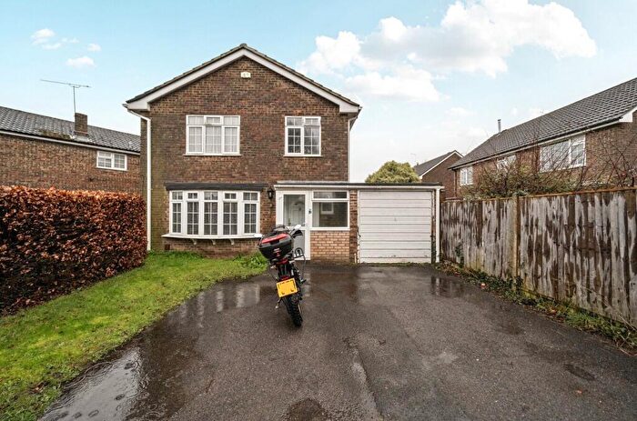 4 Bedroom Detached House For Sale In Roundway, Waterlooville, Hampshire, PO7