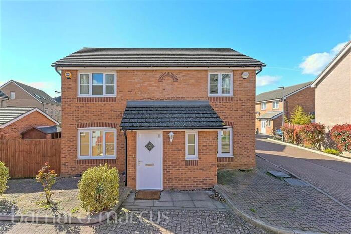 3 Bedroom Property To Rent In Nine Acres Close, Hayes, UB3