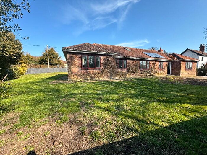 4 Bedroom Detached Bungalow For Sale In The Street, Flordon, NR15