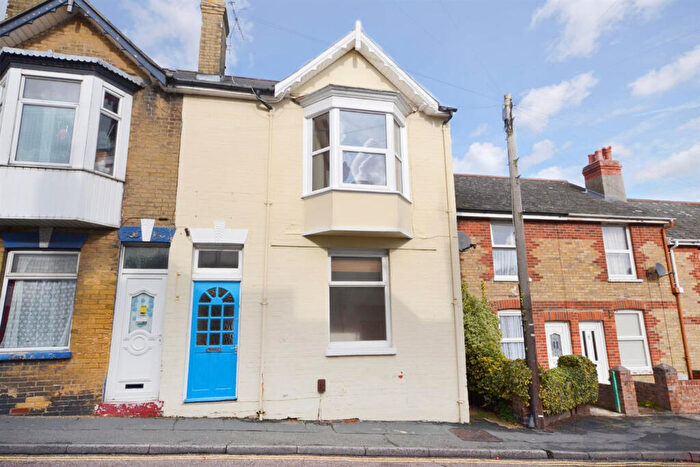 2 Bedroom End Of Terrace House To Rent In Cowes, Isle Of Wight, PO31