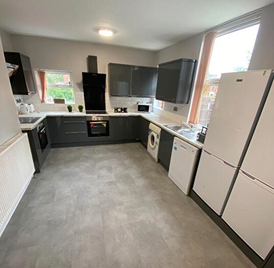 8 Bedroom End Of Terrace House To Rent In Conyngham Road, Victoria Park, Manchester, M14