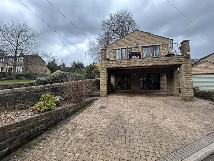 4 Bedroom Detached House For Sale In Penistone Road, Shelley, HD8