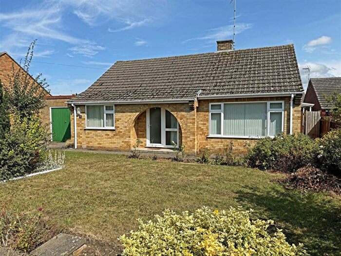 2 Bedroom Detached Bungalow For Sale In Fane Close, Stamford, PE9
