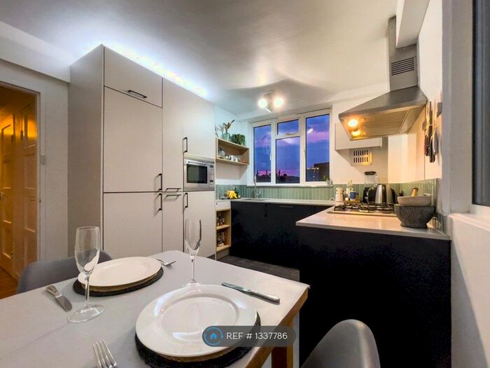 2 Bedroom Flat To Rent In Parmoor Court, London, EC1V