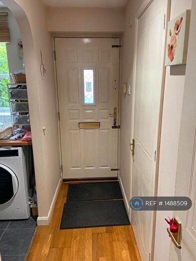 2 Bedroom Semi-Detached House To Rent In Denbeigh Place, Reading, RG1