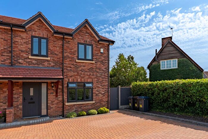 3 Bedroom Semi-Detached House For Sale In Water Orton Lane, Minworth, B76