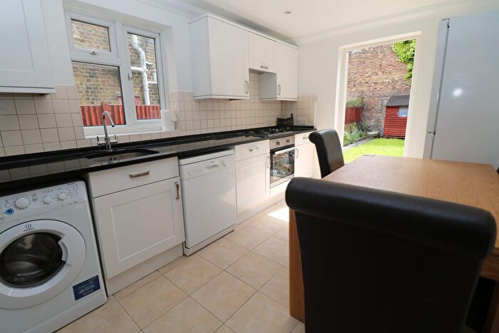 4 Bedroom Flat To Rent In Grovedale Road, London, N19