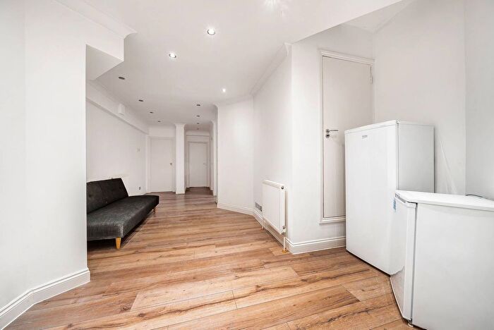 1 Bedroom Flat To Rent In Hans Place, Knightsbridge, London, SW1X