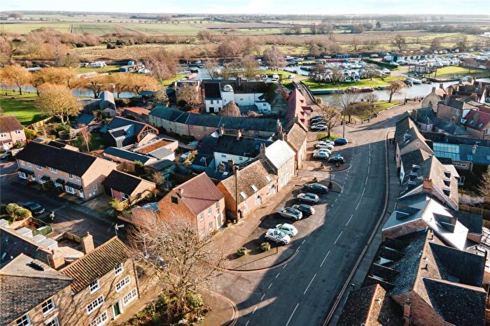 3 Bedroom End Of Terrace House For Sale In Waterside, Ely, Cambridgeshire, CB7