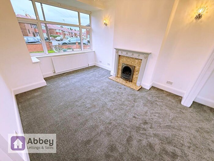 3 Bedroom Semi-Detached House To Rent In Bembridge Road, Leicester, LE3