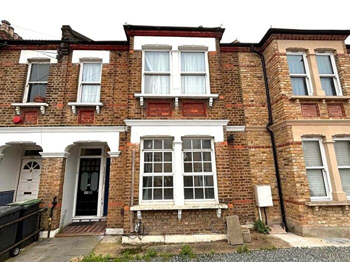 3 Bedroom Maisonette To Rent In Perry Rise, London, SE23