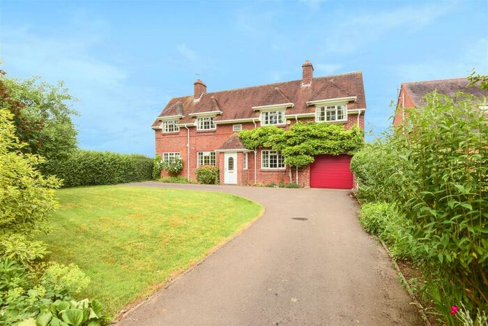 5 Bedroom Detached House For Sale In Common Hill, Steeple Ashton, BA14