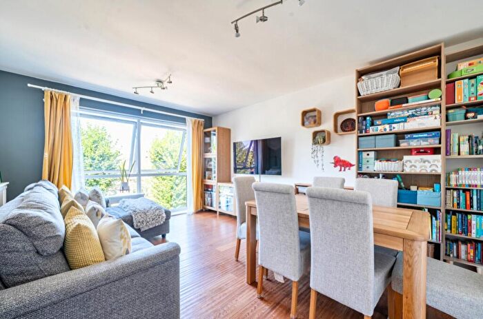 2 Bedroom Apartment For Sale In Francis Court Cranes Park Avenue, Surbiton, Surrey, KT5