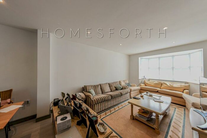 3 Bedroom House To Rent In Brookland Rise, East Finchley, NW11