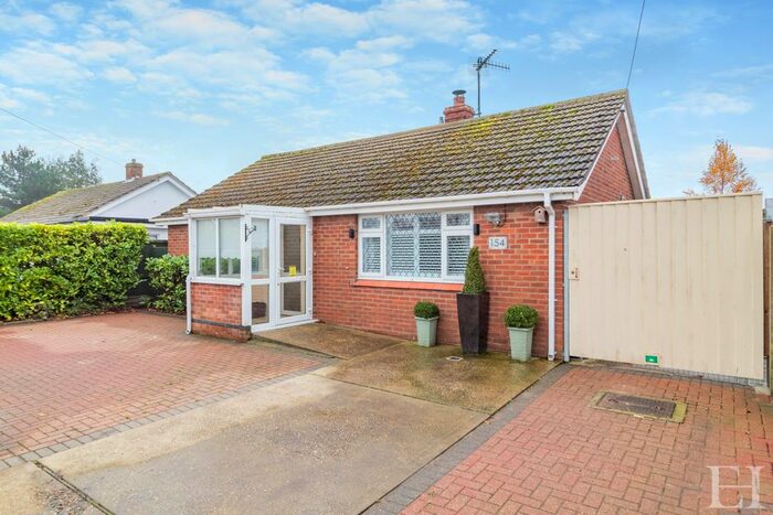 2 Bedroom Detached Bungalow For Sale In King Georges Avenue, Leiston, IP16