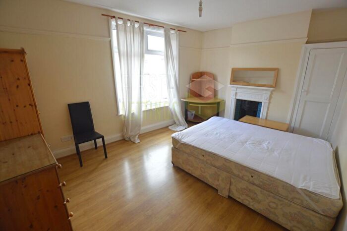 4 Bedroom End Of Terrace House To Rent In Howard Road, Clarendon Park, LE2