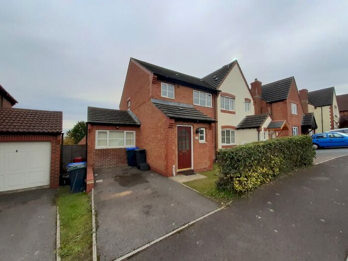 4 Bedroom Semi-Detached House To Rent In Andrews Way, Salisbury, SP2