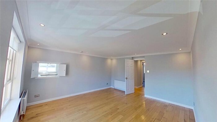 3 Bedroom Flat To Rent In Russell Gardens, Edinburgh, EH12