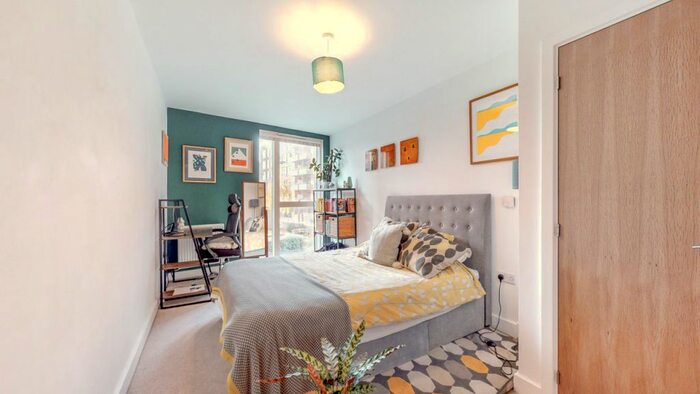 2 Bedroom Flat For Sale In Whiston Road, London, E2