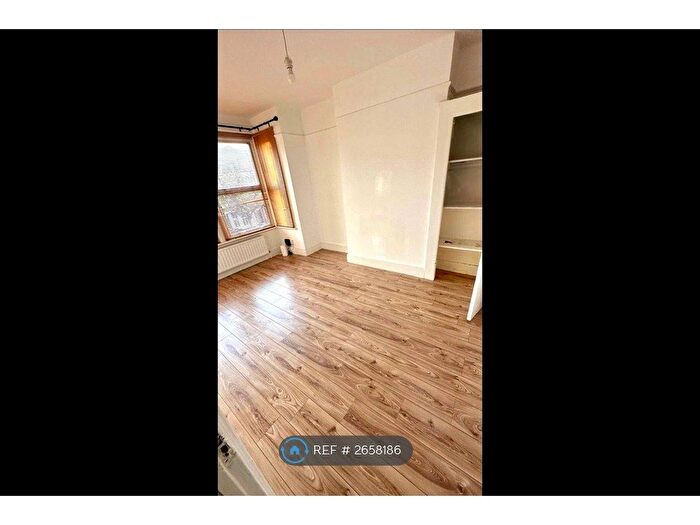 1 Bedroom Flat To Rent In Walthamstow, London, E17