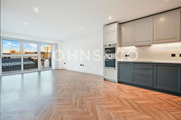 2 Bedroom Apartment To Rent In Royal Exchange, Kingston Upon Thames, KT1