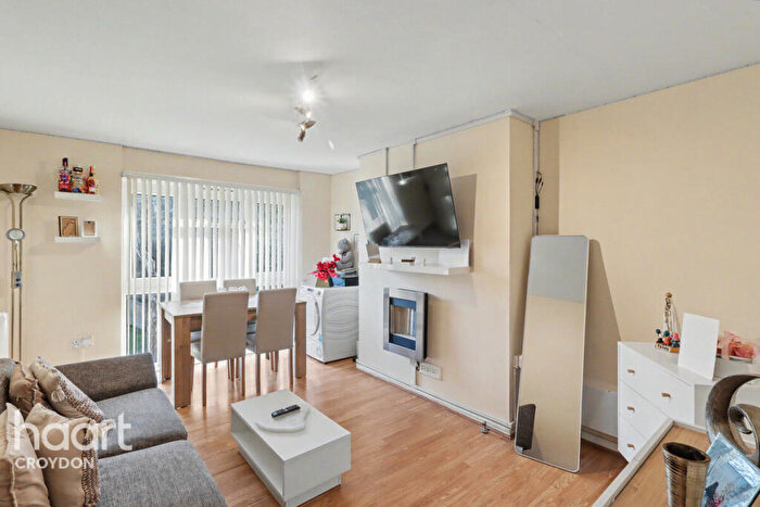 1 Bedroom Block Of Apartments For Sale In Shrublands Avenue, Croydon, CR0