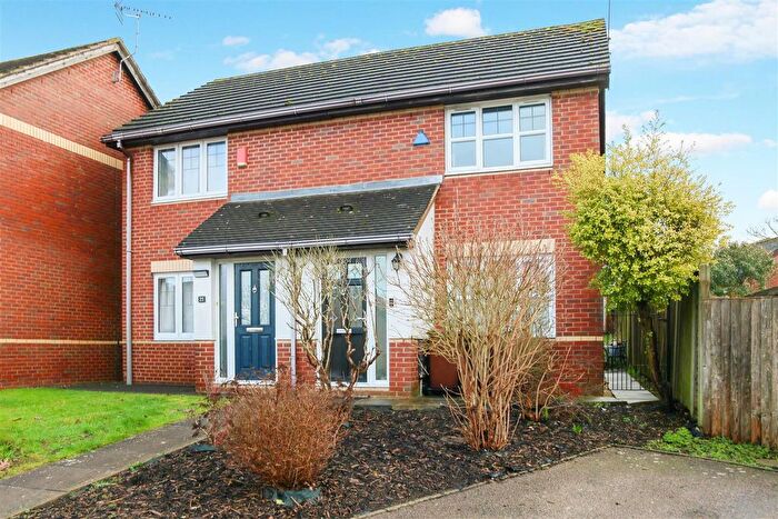 2 Bedroom Property For Sale In Hamblings Close, Shenley, WD7