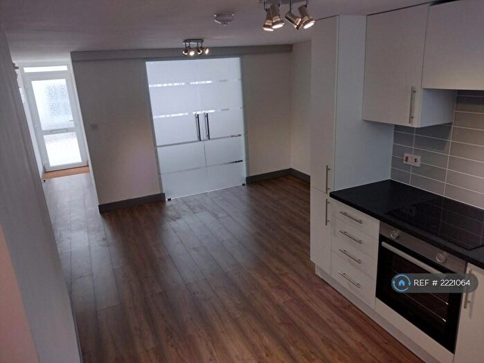 1 Bedroom Flat To Rent In Lower Lux Street, Liskeard, PL14