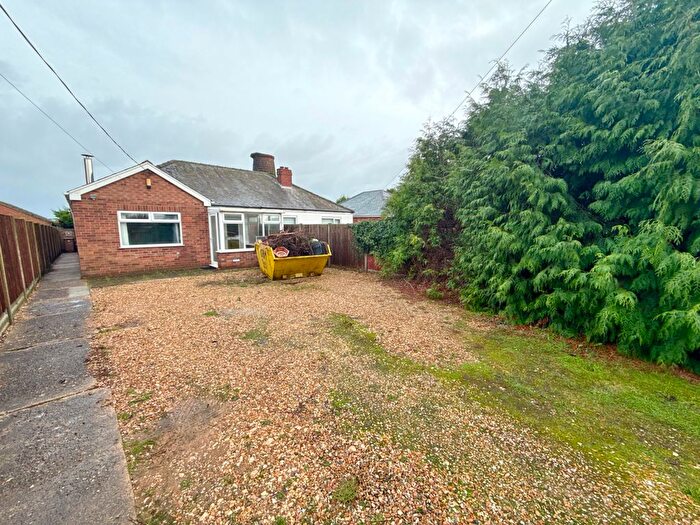 3 Bedroom Semi-Detached Bungalow For Sale In Sleaford Road, Metheringham, LN4