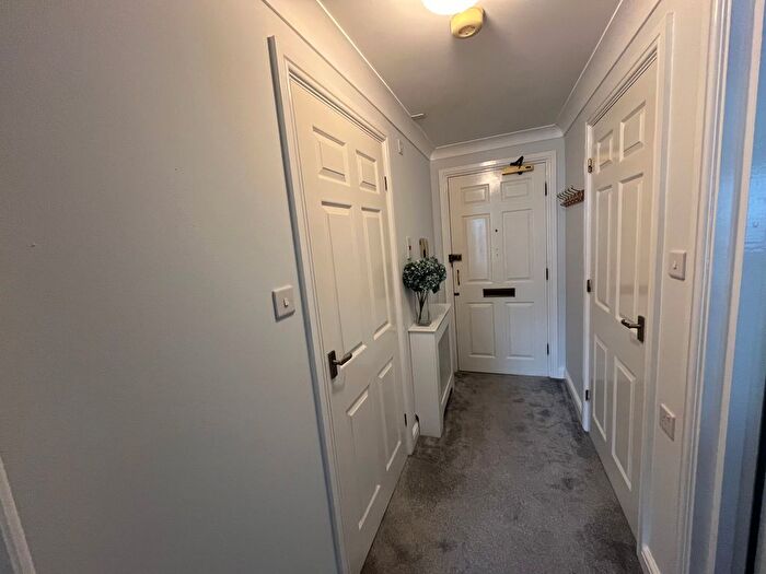 1 Bedroom Flat For Sale In Marine Parade, Shaldon, Teignmouth, TQ14