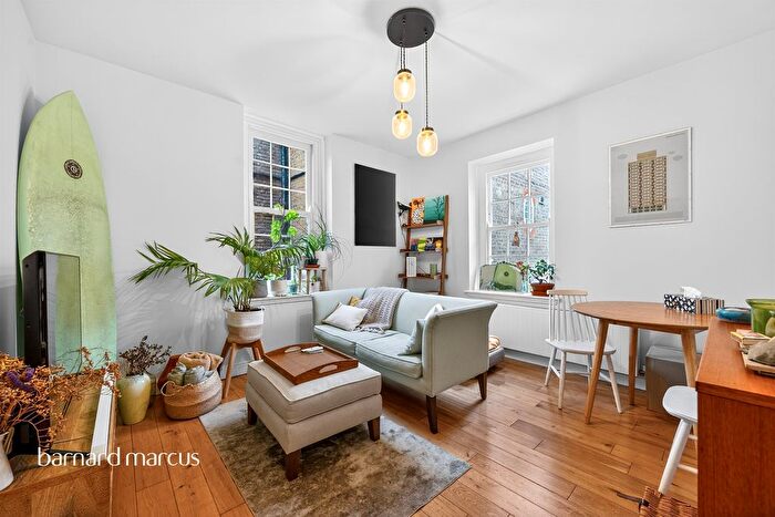 2 Bedroom Flat For Sale In Albion Avenue, London, SW8