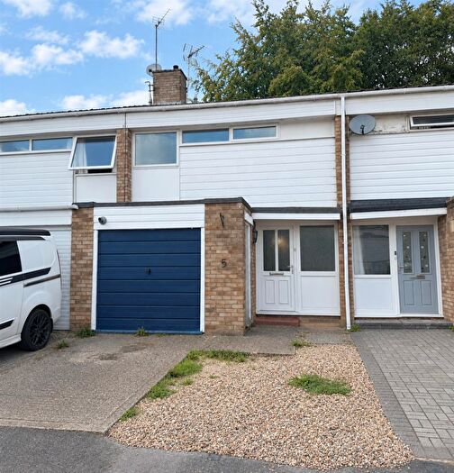 3 Bedroom Terraced House For Sale In Maple Close, Sonning Common, RG4