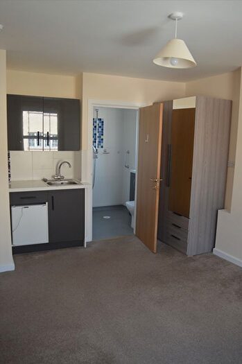 1 Bedroom Flat To Rent In High Street, Honiton, Devon, EX14