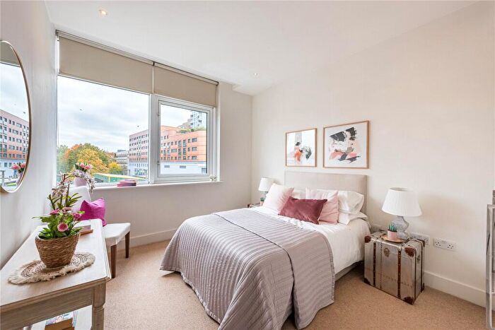 2 Bedroom Apartment For Sale In Waterfront House, London, SW11
