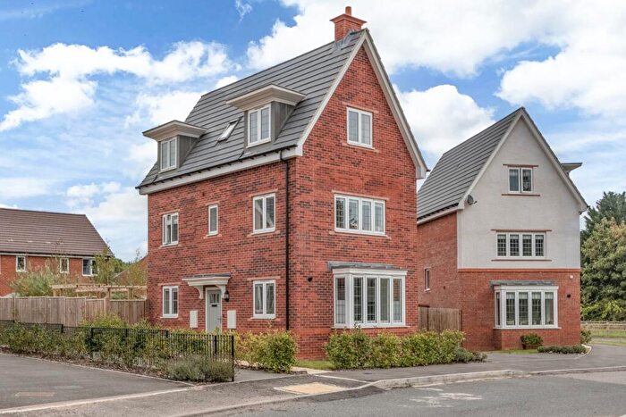 4 Bedroom Detached House For Sale In Mayors Drive, Alcester, Warwickshire, B49