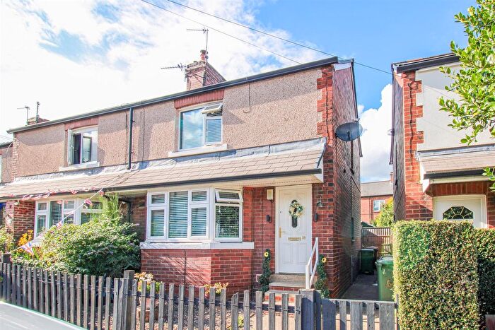 2 Bedroom Semi-detached House For Sale In Westwood Road, Ossett, WF5