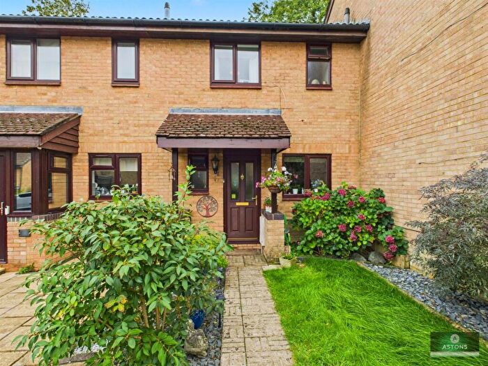 2 Bedroom Terraced House For Sale In Chaldon Road, Tollgate Hill, RH11