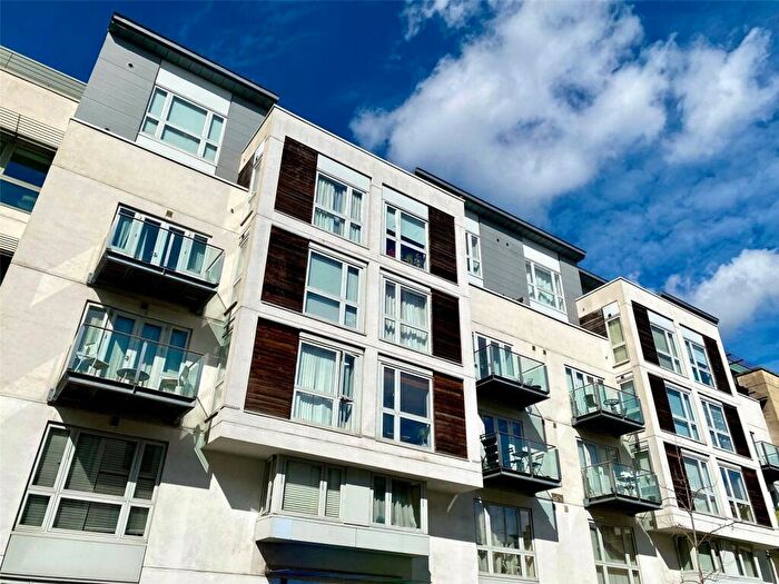 2 Bedroom Apartment To Rent In Deanery Road, Bristol, BS1