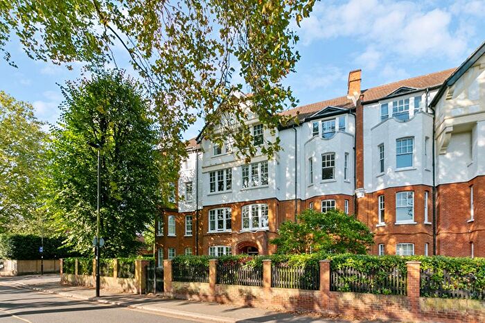 2 Bedroom Flat For Sale In Esmond Gardens, South Parade, W4