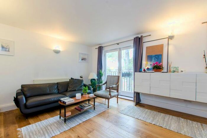 2 Bedroom Flat To Rent In St.Matthews Row, Bethnal Green, London, E2