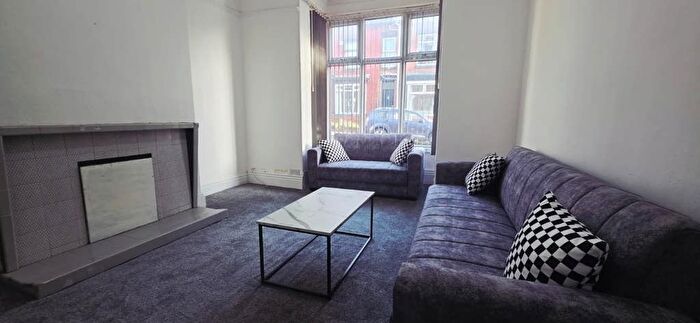 4 Bedroom Terraced House To Rent In Norwood Place, Hyde Park, Leeds, LS6