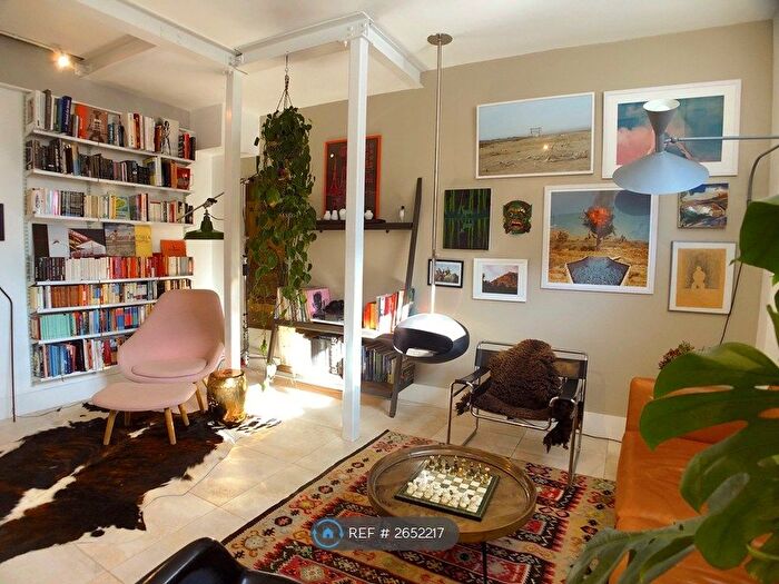 4 Bedroom Detached House To Rent In The Gardens, London, SE22