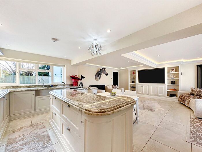 4 Bedroom Bungalow For Sale In London Road, West Kingsdown, Sevenoaks, Kent, TN15