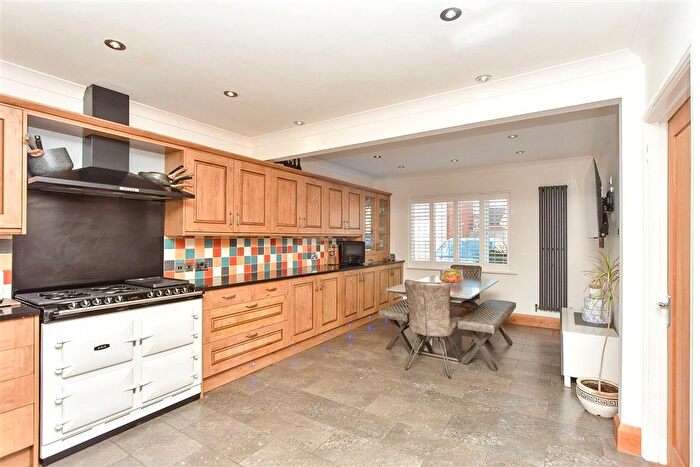 4 Bedroom Detached House For Sale In Anatase Close, Sittingbourne, Kent, ME10