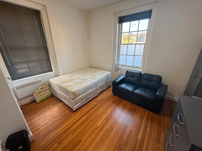 1 Bedroom Flat To Rent In Brighton Road, Purley, CR8