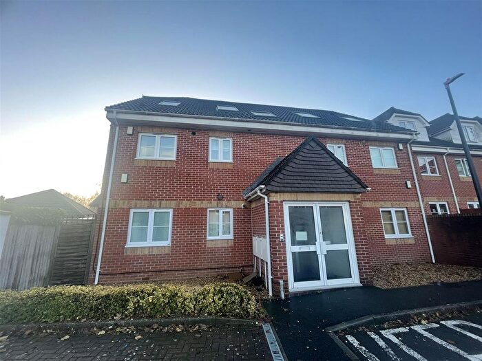 2 Bedroom Maisonette To Rent In Blackhorse Close, Bristol, BS16